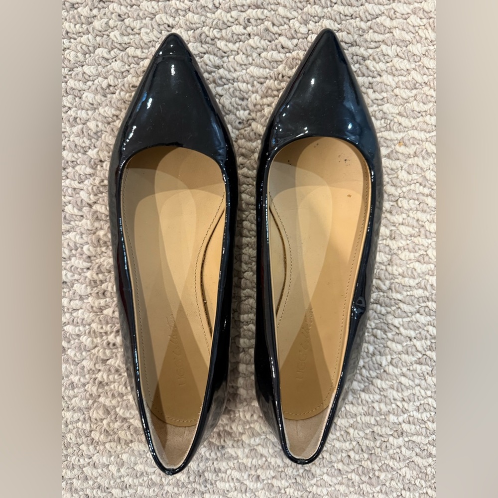 UGG collection size 7 patent flats